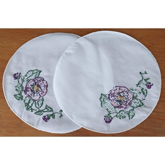 2 Vintage Doily Doilies Hand Embroidered Purple Flower Table Topper Cotton - Picture 4 of 4